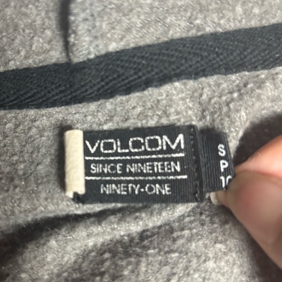 Volcom zip-up - Picture 3 of 3